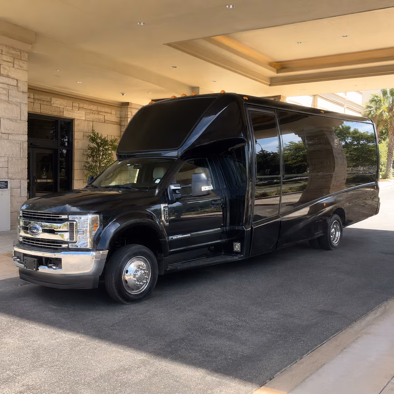 bus rentals for corporate groups and company concert outings